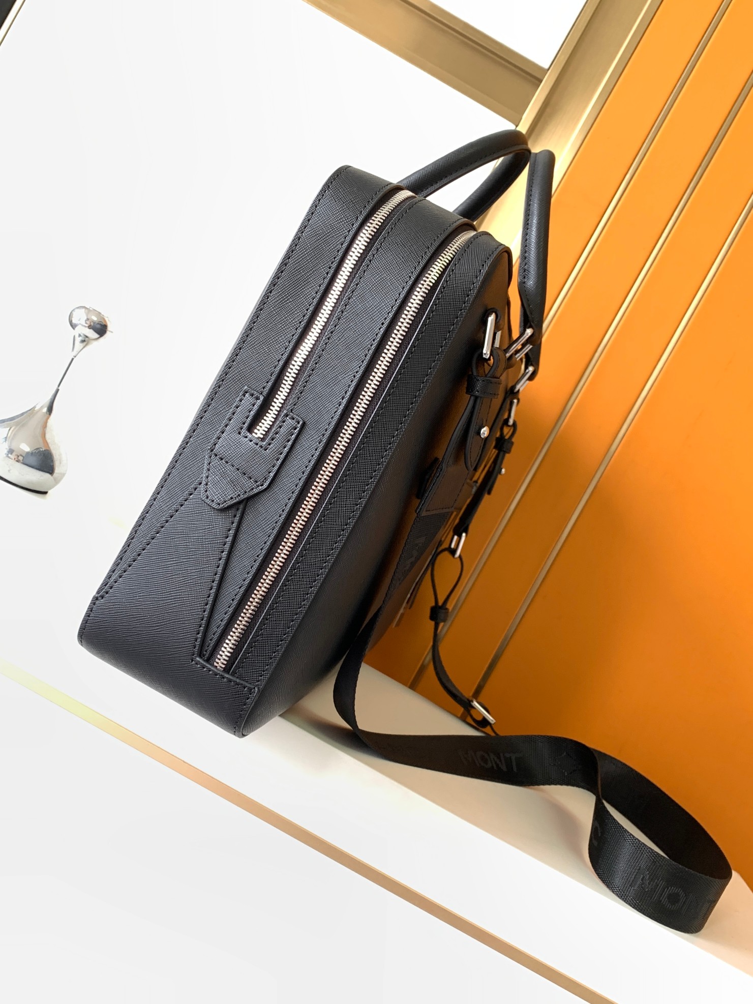 Luxury Men's Top-Handle Bags P - Luxury Bags Of 2026 recension och pris