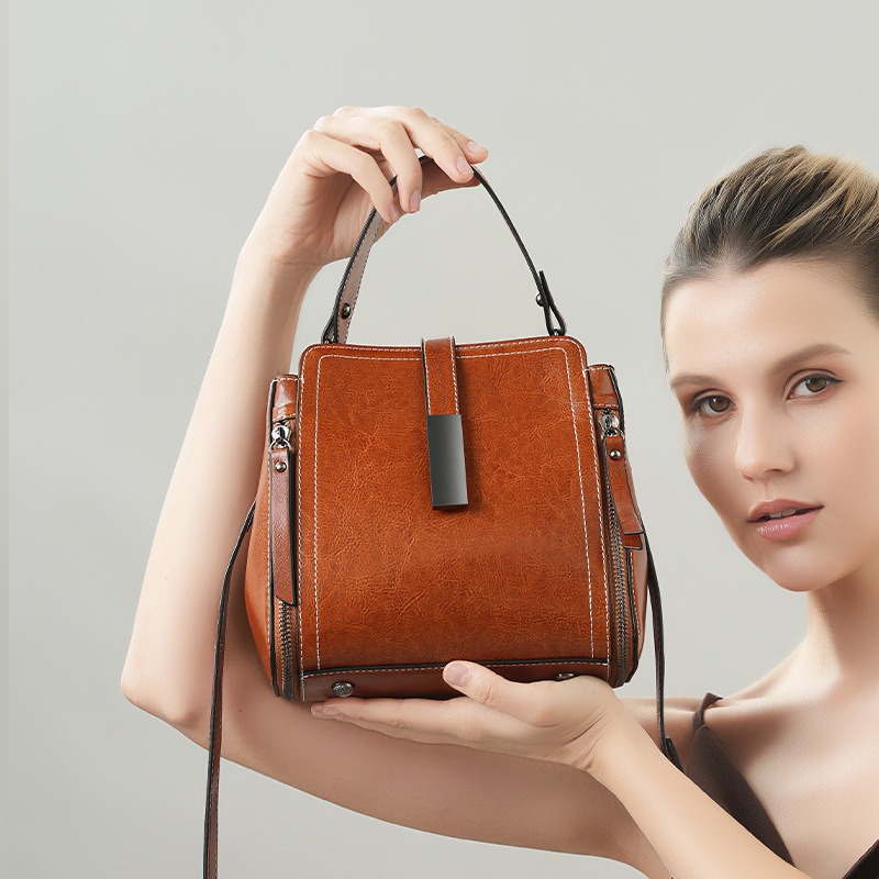 Genuine Leather Crossbody Bag  - Quiet Luxury Bags Crossbody recension och pris