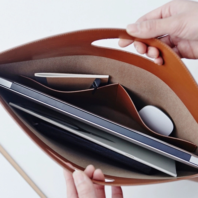 Luxury Design Custom Initials  - Briefcase Leather Slim recension och pris