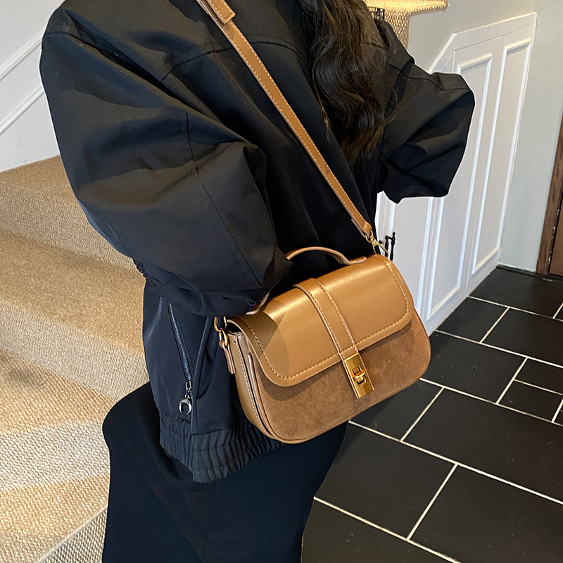 Branded Mini Square Flap Cross - Luxury Bags Trend 2025 recension och pris