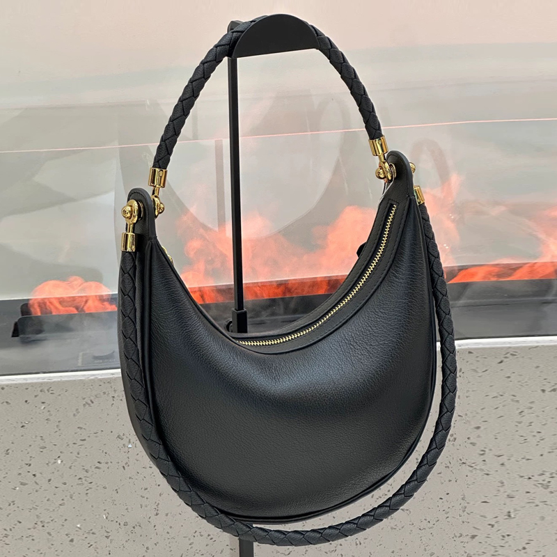 Classic Round Moon Slim Bags F - Luxury Bags Of 2026 recension och pris